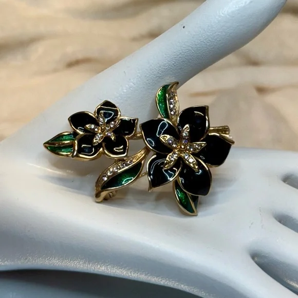 Vintage Rhinestone Enamel Floral Gold Tone Brooch Pin EUC - Picture 15 of 15